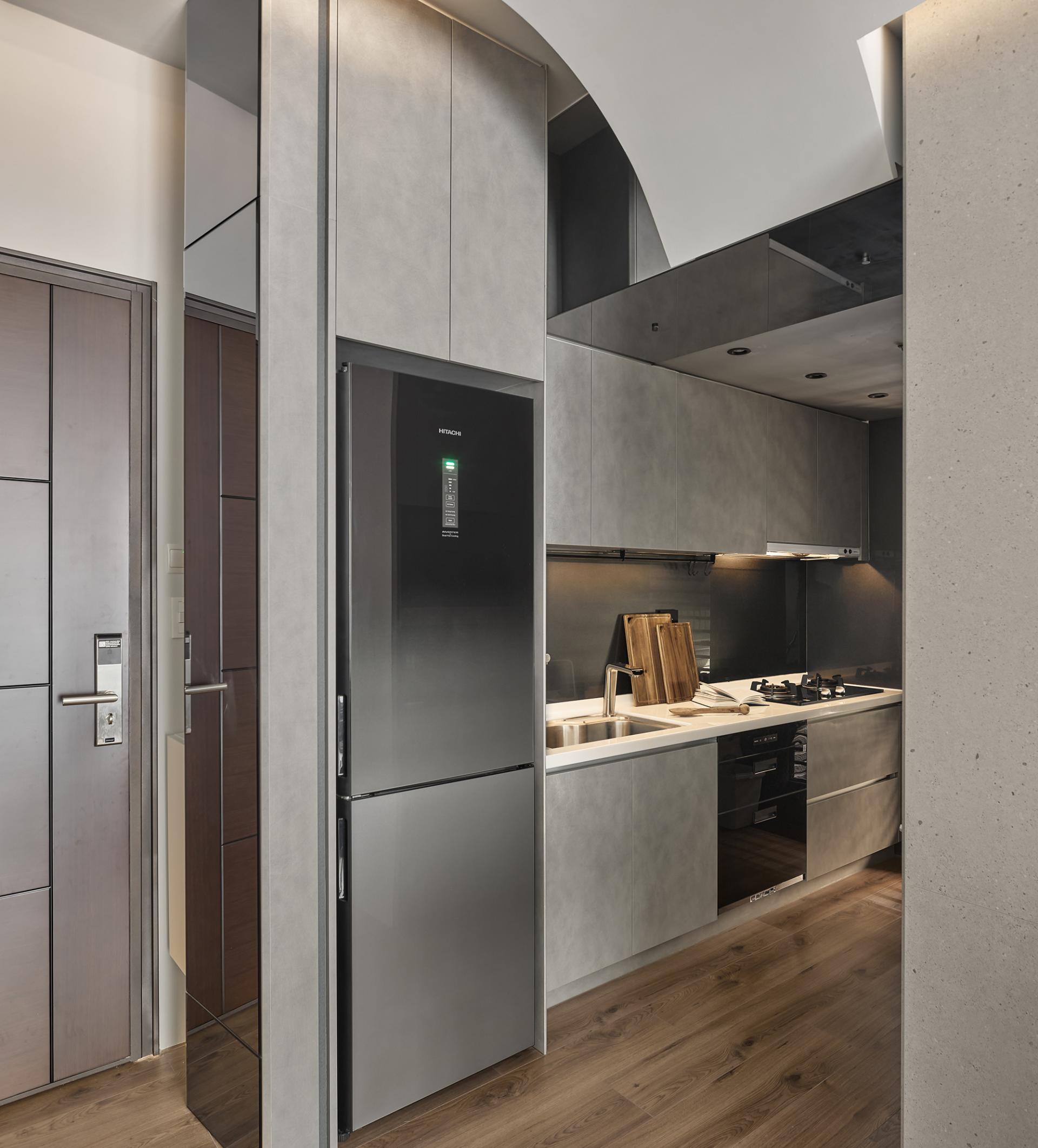 London Design Awards Winner - Layered Modern Reflections