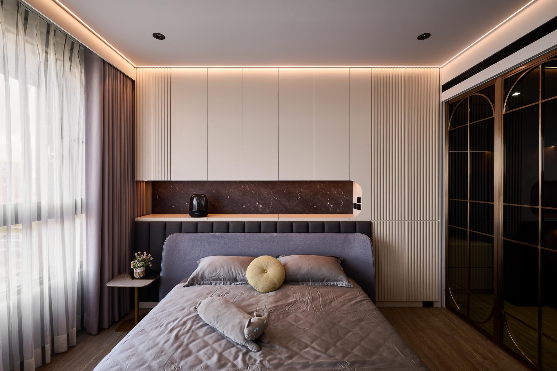 London Design Awards Winner - Sapphire Veiled