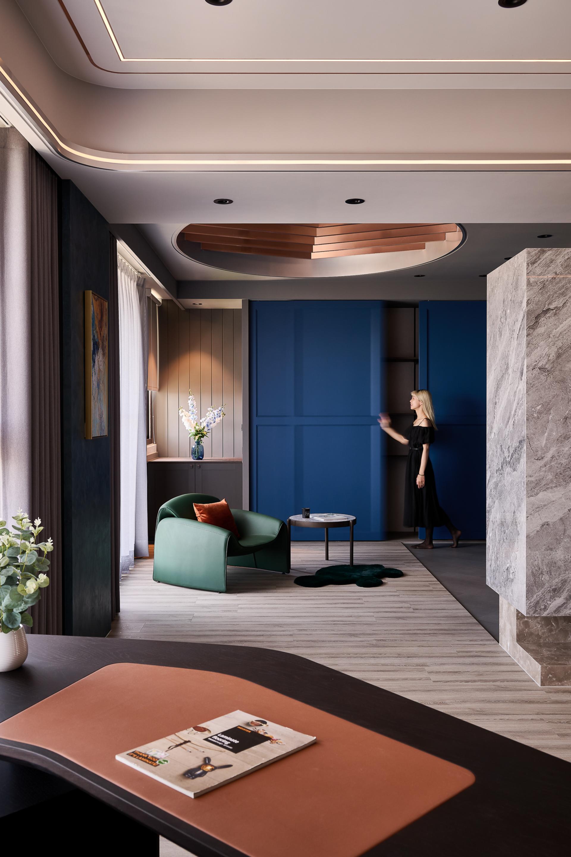 London Design Awards Winner - Sapphire Veiled