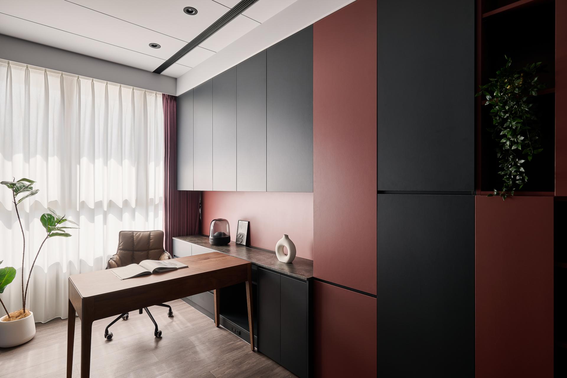 London Design Awards Winner - Sapphire Veiled