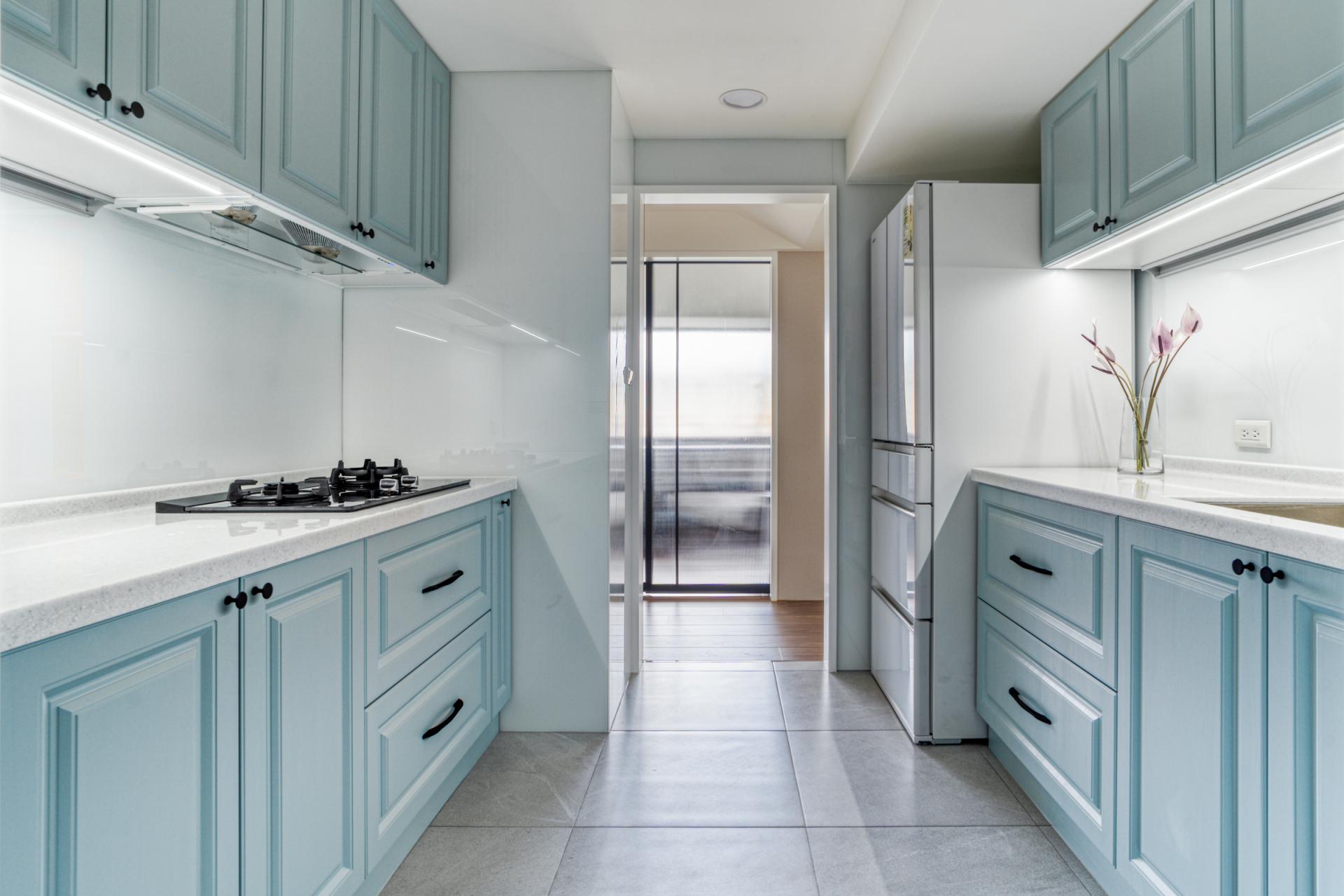 London Design Awards Winner - Soft Glimmer of a Flowing Light