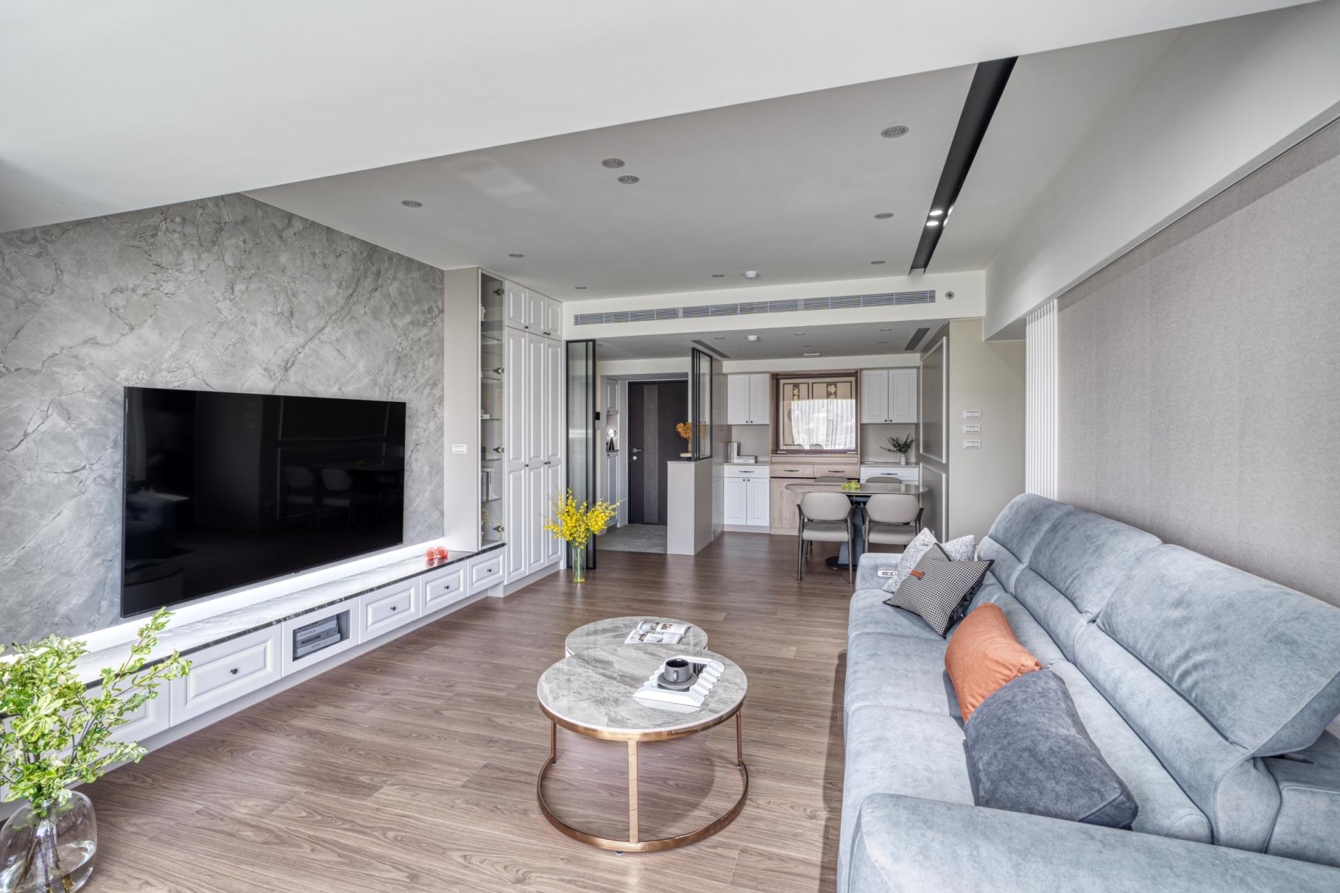 London Design Awards Winner - Soft Glimmer of a Flowing Light
