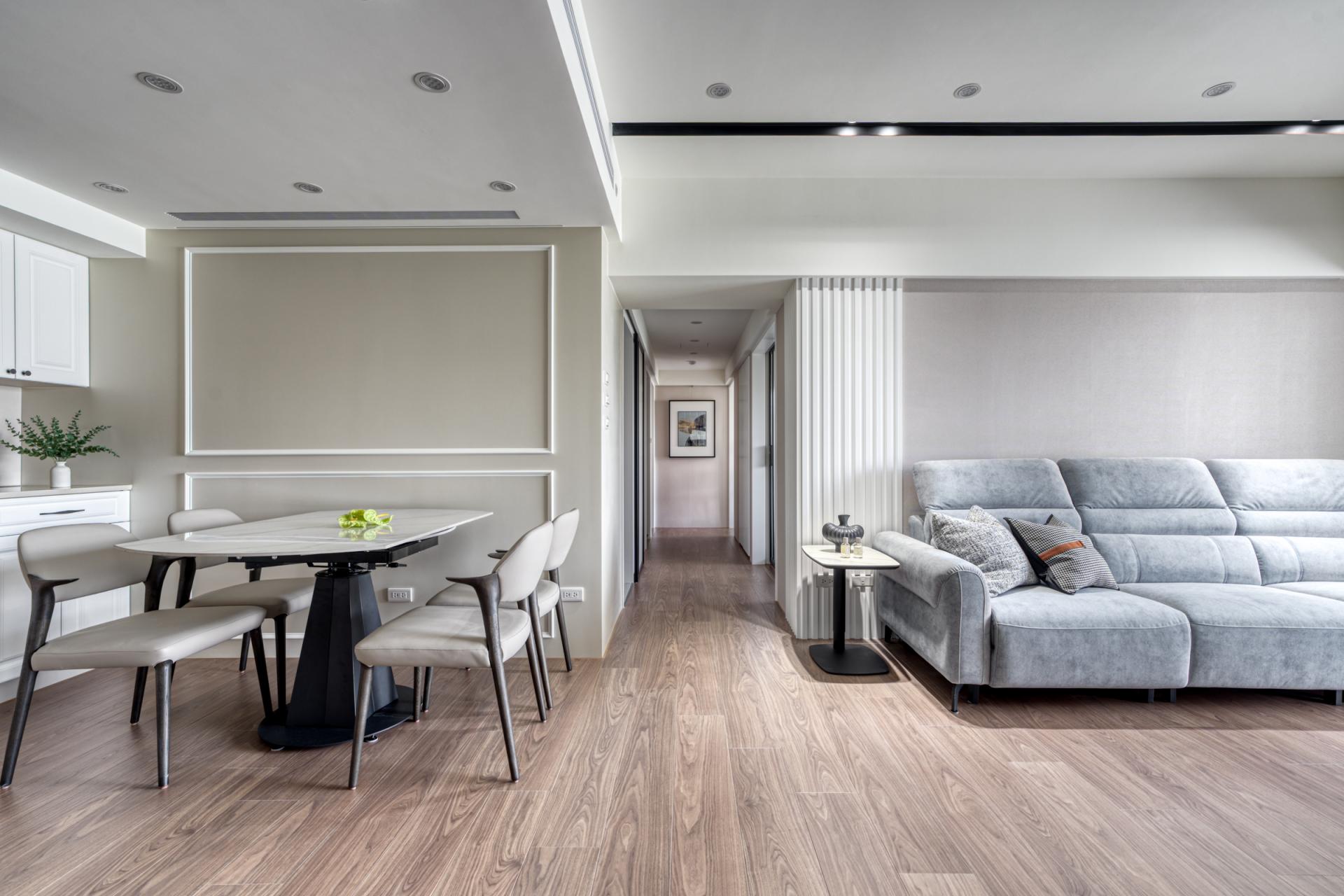 London Design Awards Winner - Soft Glimmer of a Flowing Light