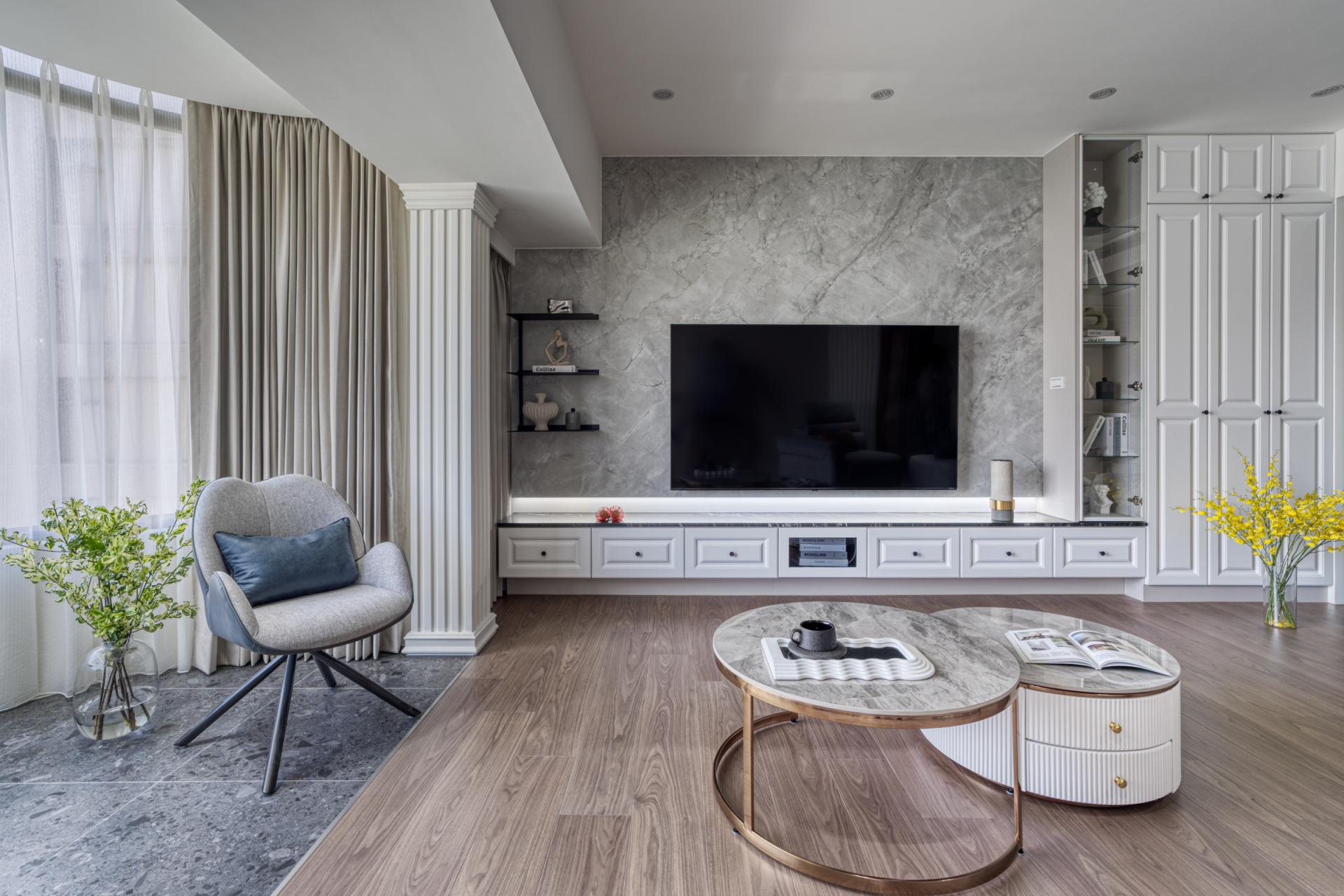 London Design Awards Winner - Soft Glimmer of a Flowing Light