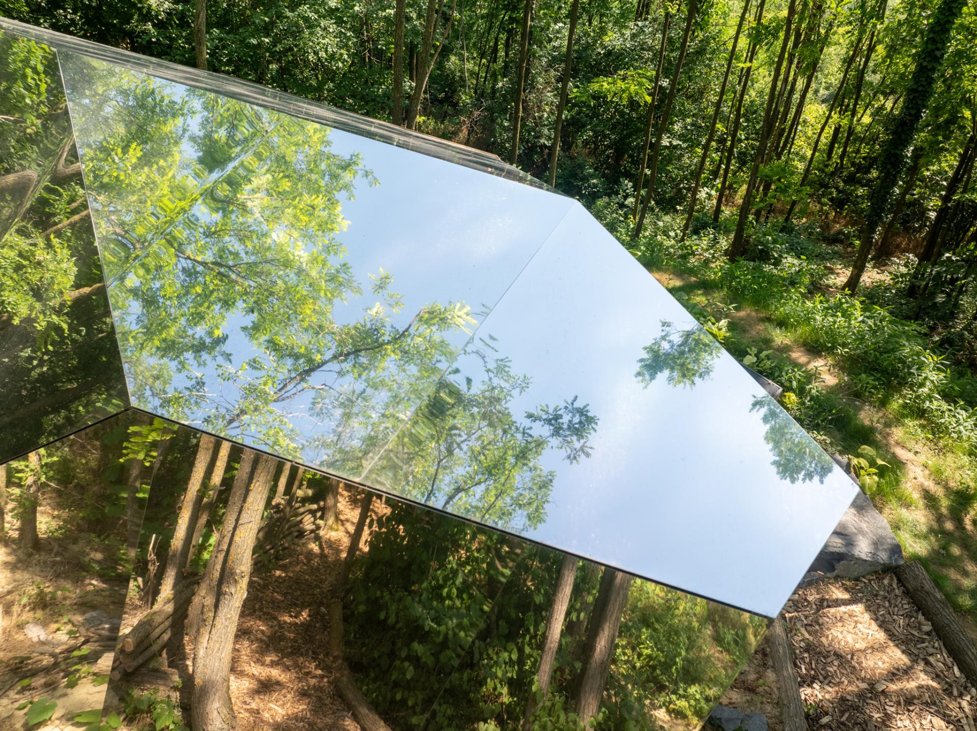 London Design Awards Winner - PEBL Grand