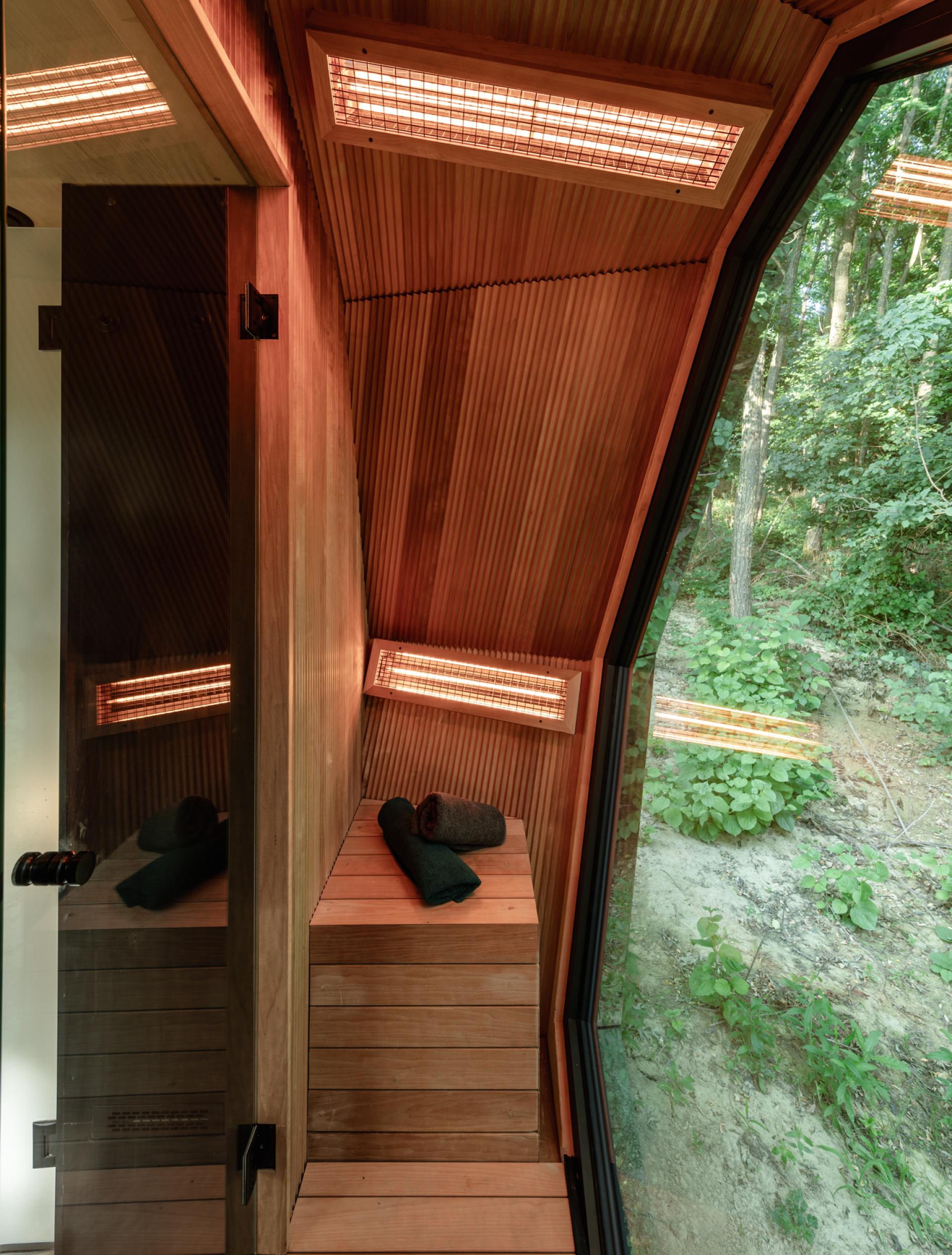 London Design Awards Winner - PEBL Grand