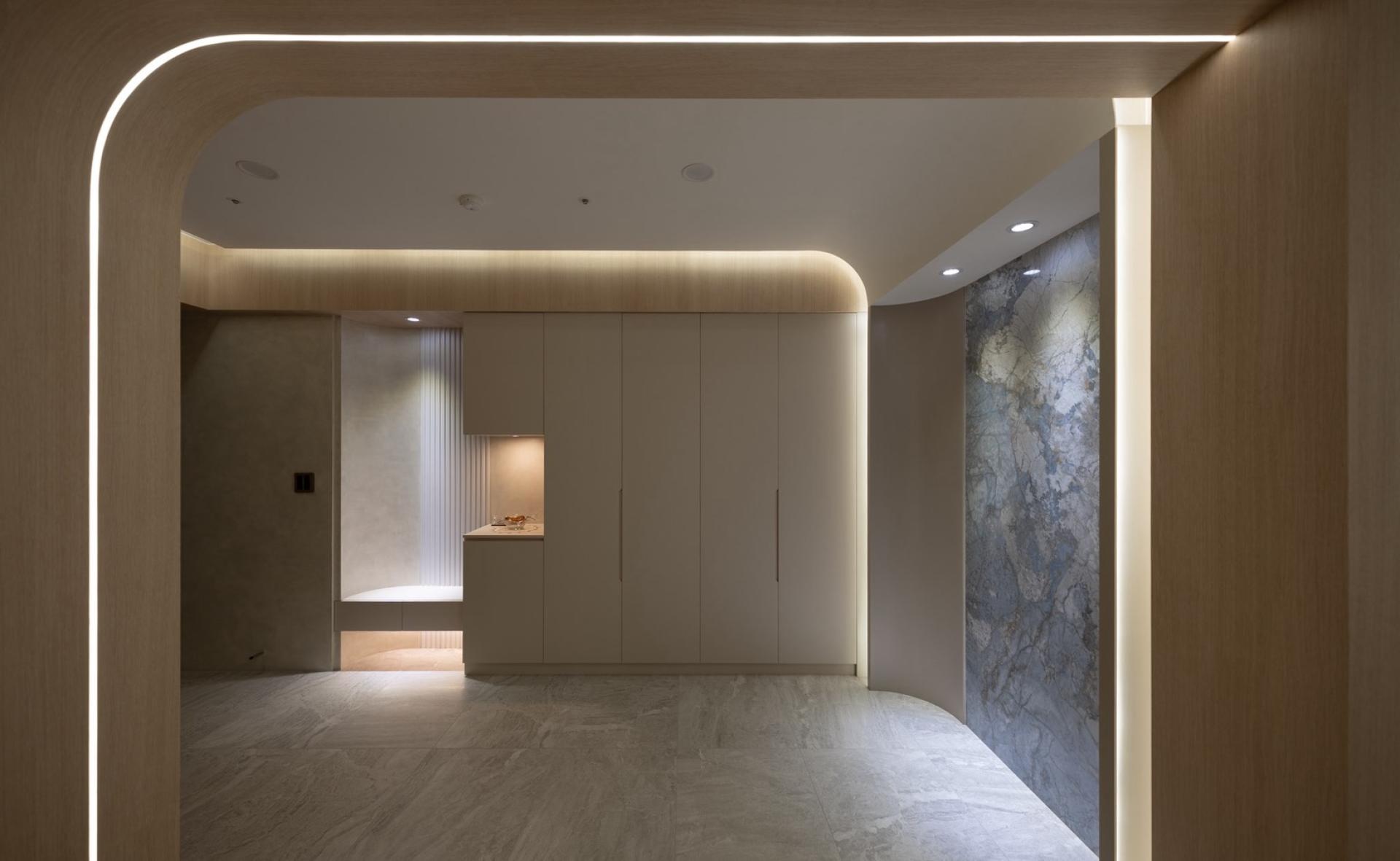 London Design Awards Winner - Arc of Light