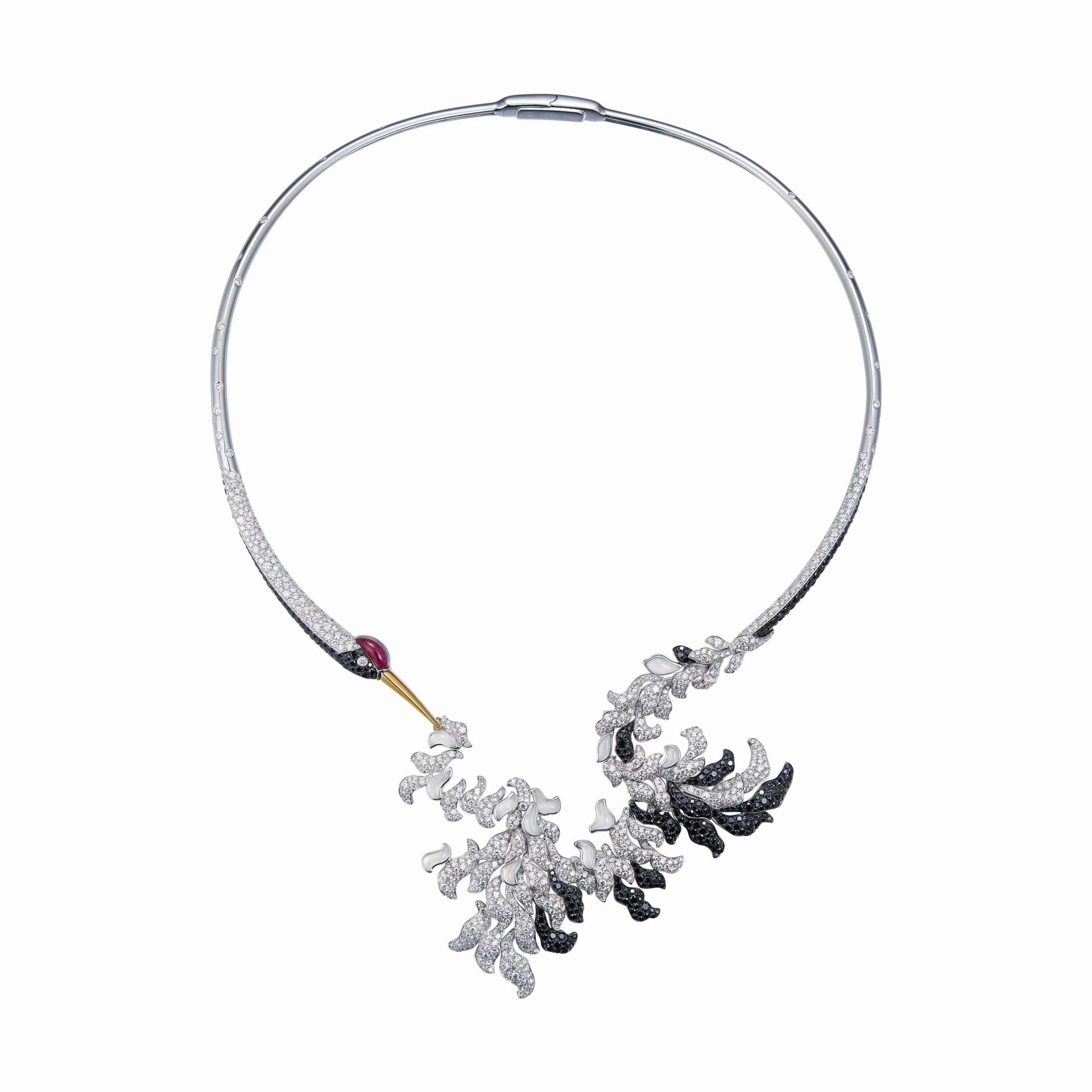 London Design Awards Winner - DANCING IN CLOUDS NECKLACE