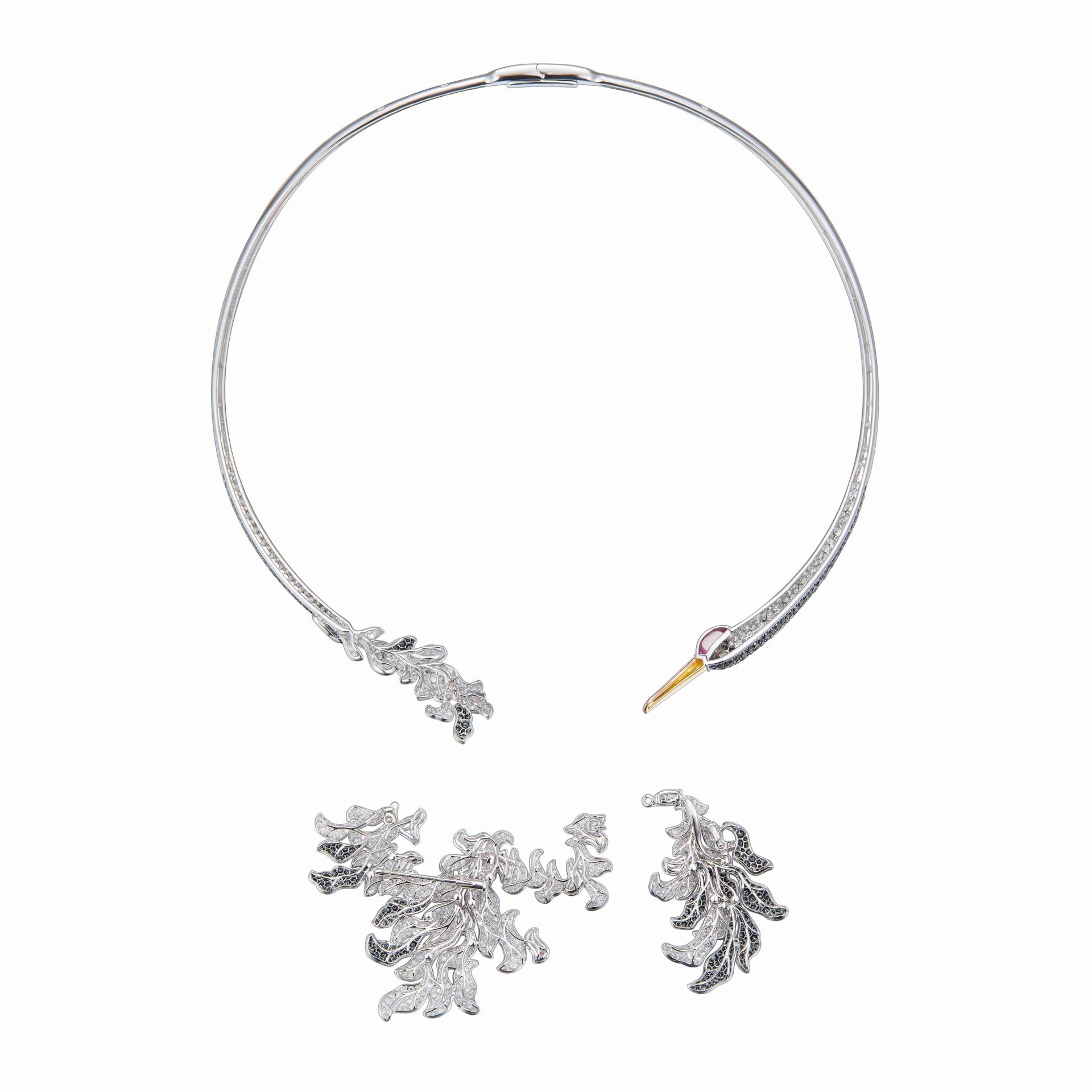 London Design Awards Winner - DANCING IN CLOUDS NECKLACE