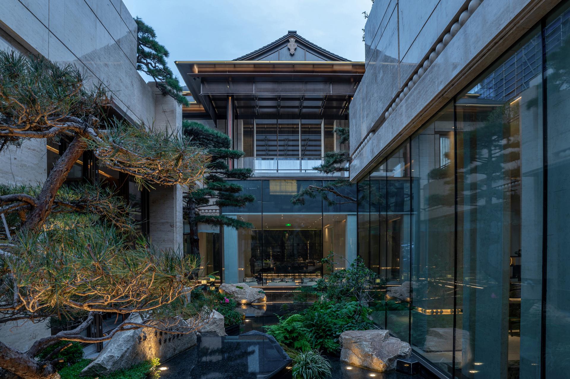 London Design Awards Winner - VILLA OPUS