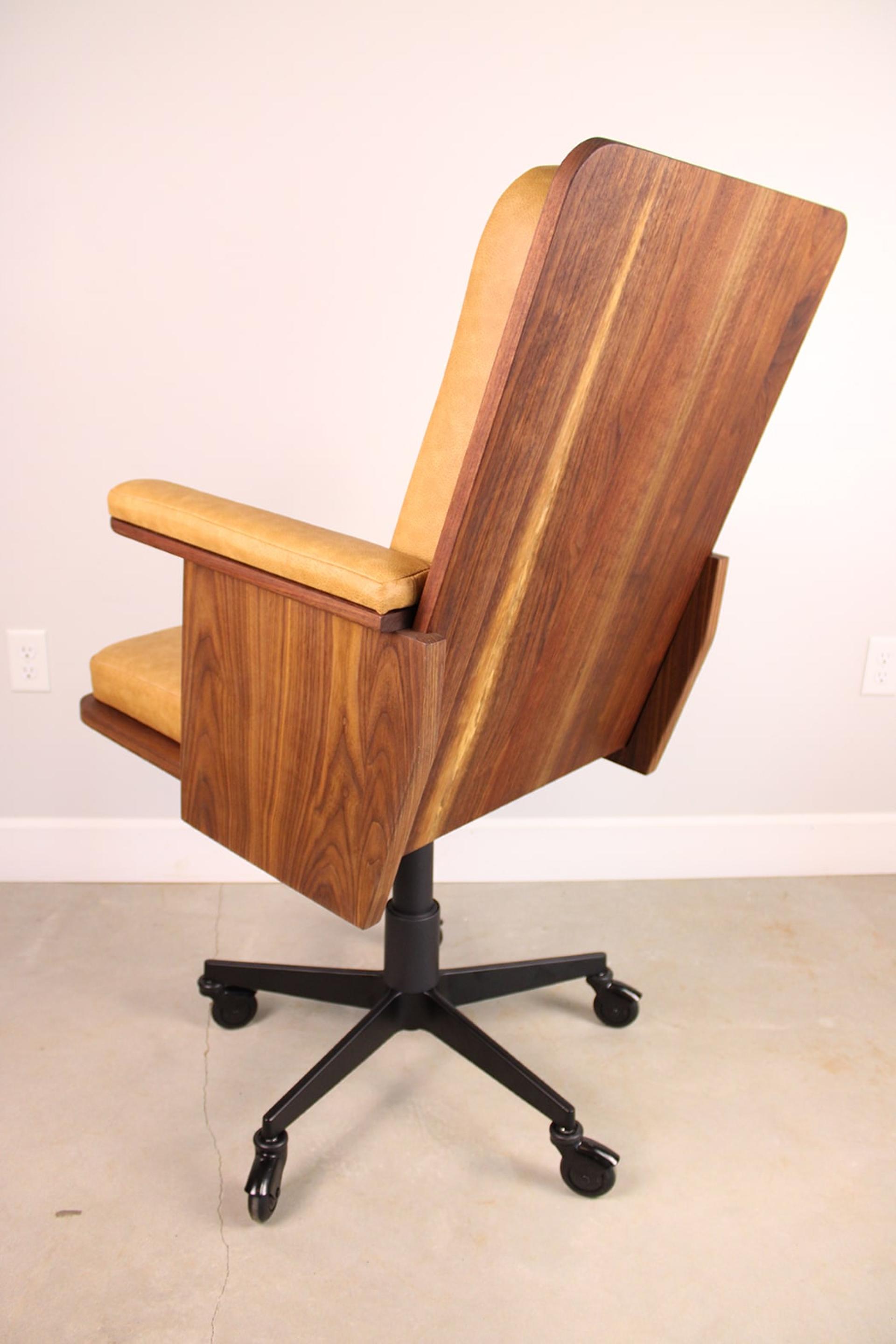 London Design Awards Winner - Comstock Desk Chair