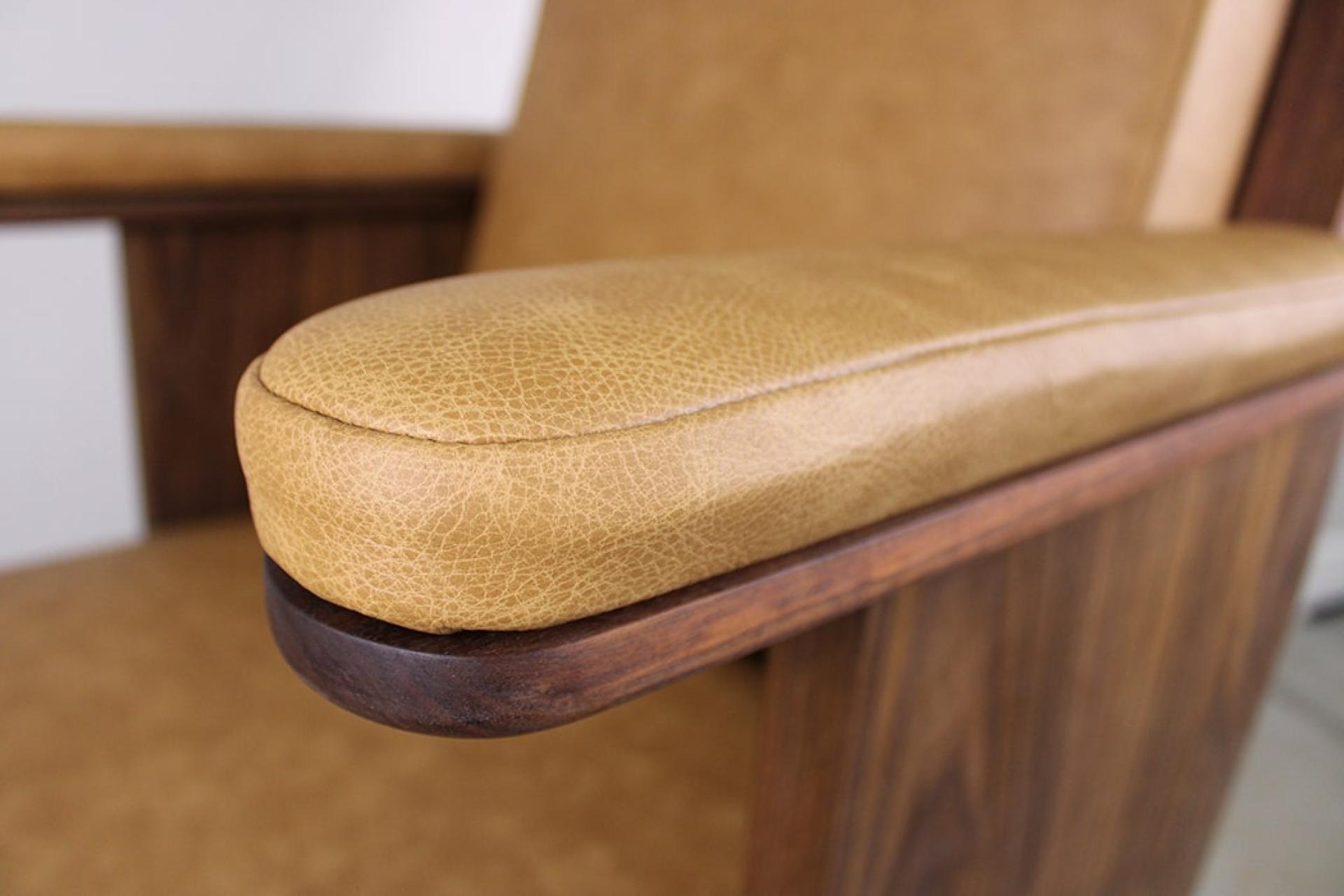London Design Awards Winner - Comstock Desk Chair