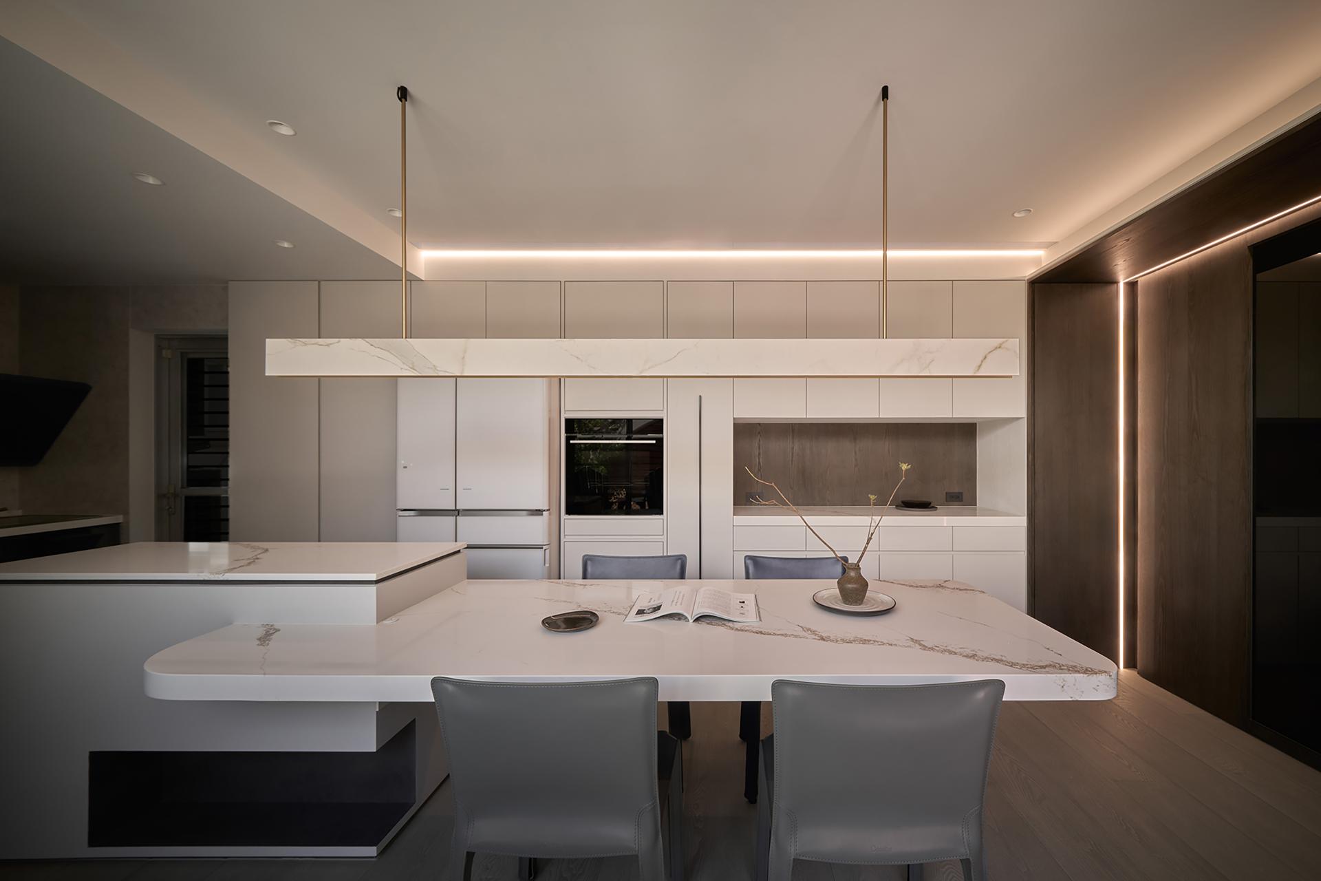 London Design Awards Winner - Silent Glow