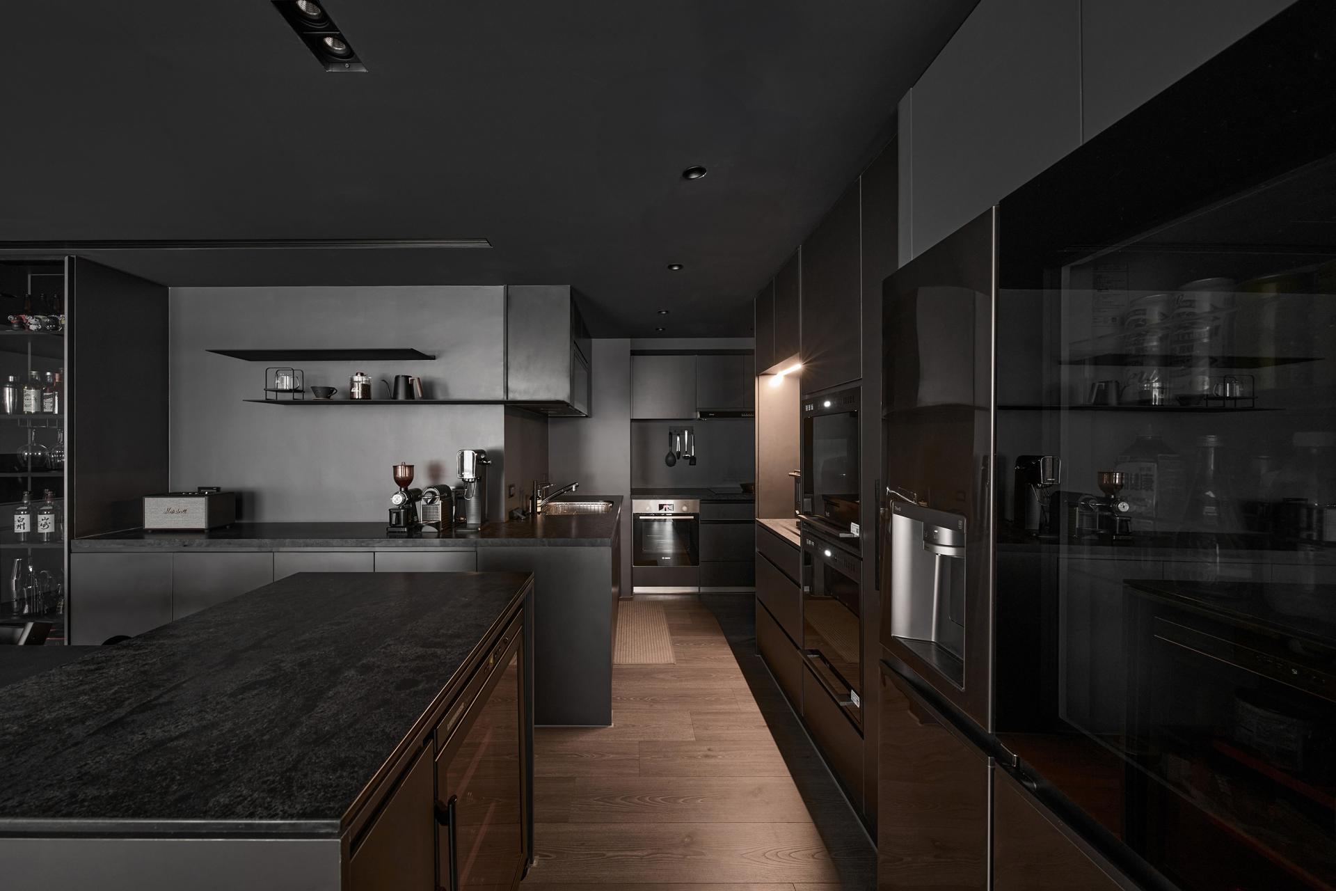 London Design Awards Winner -  A Dialogue in Monochrome
