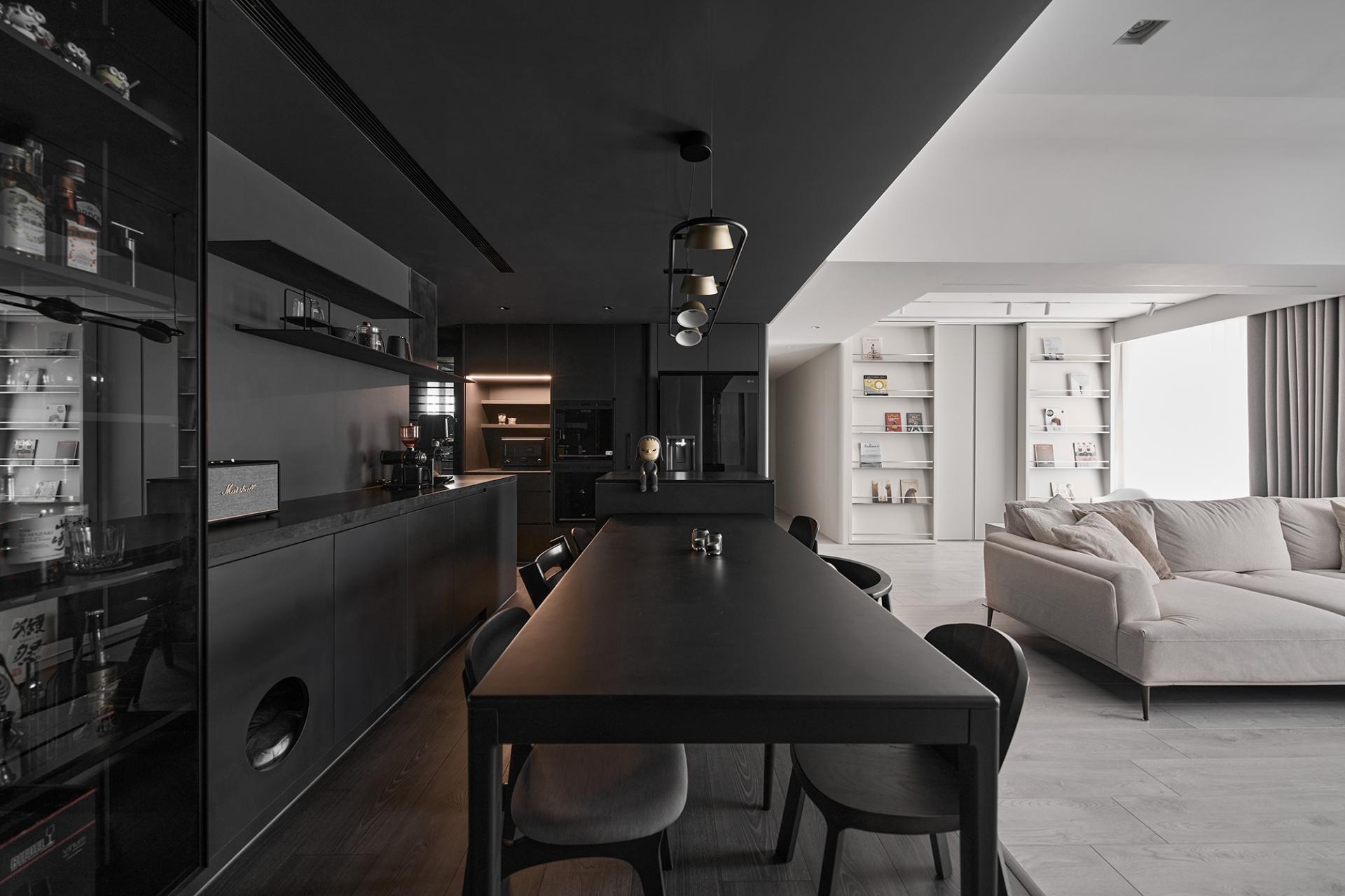 London Design Awards Winner -  A Dialogue in Monochrome