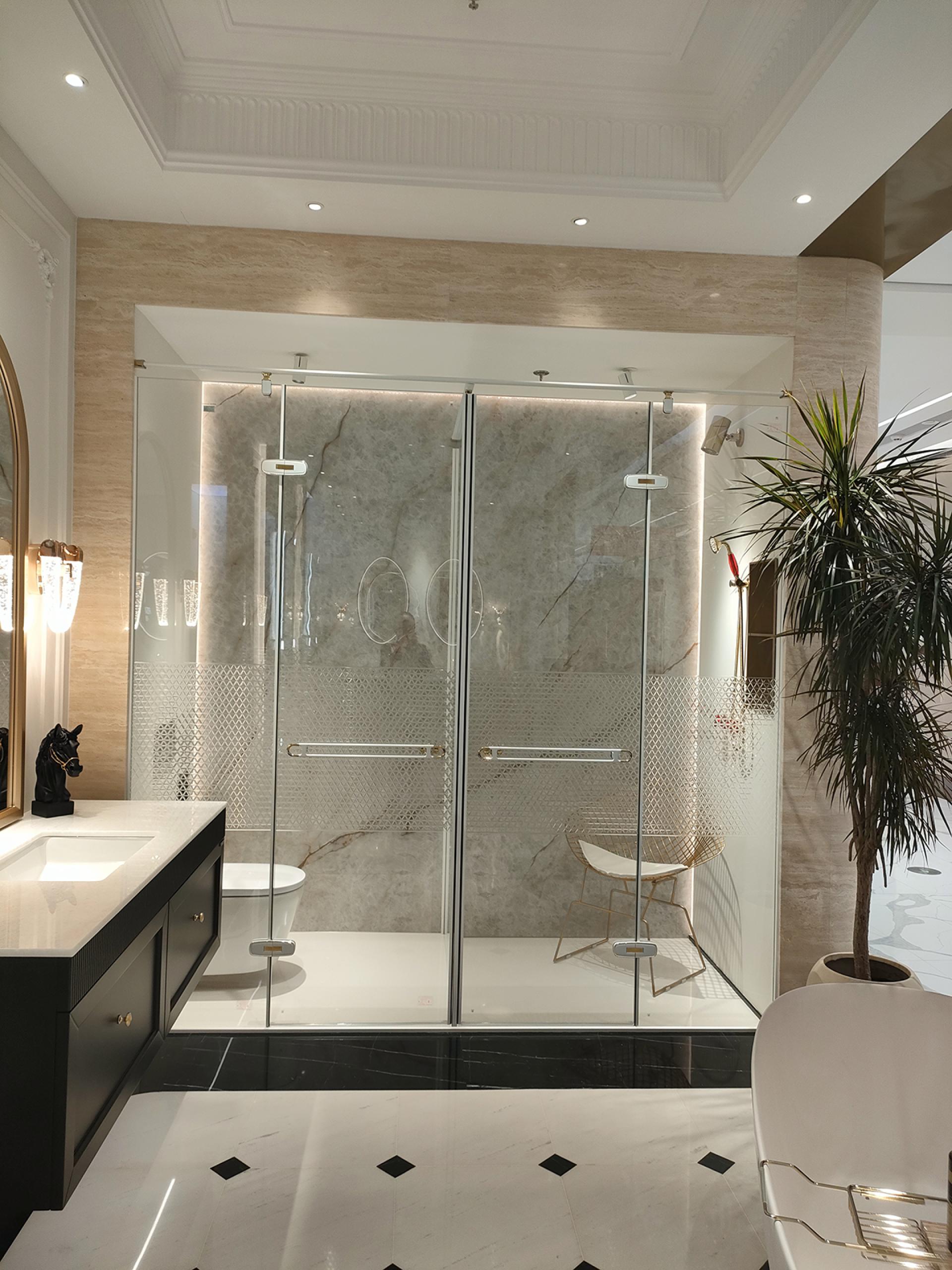 London Design Awards Winner - Carved Glass Shower Enclosure