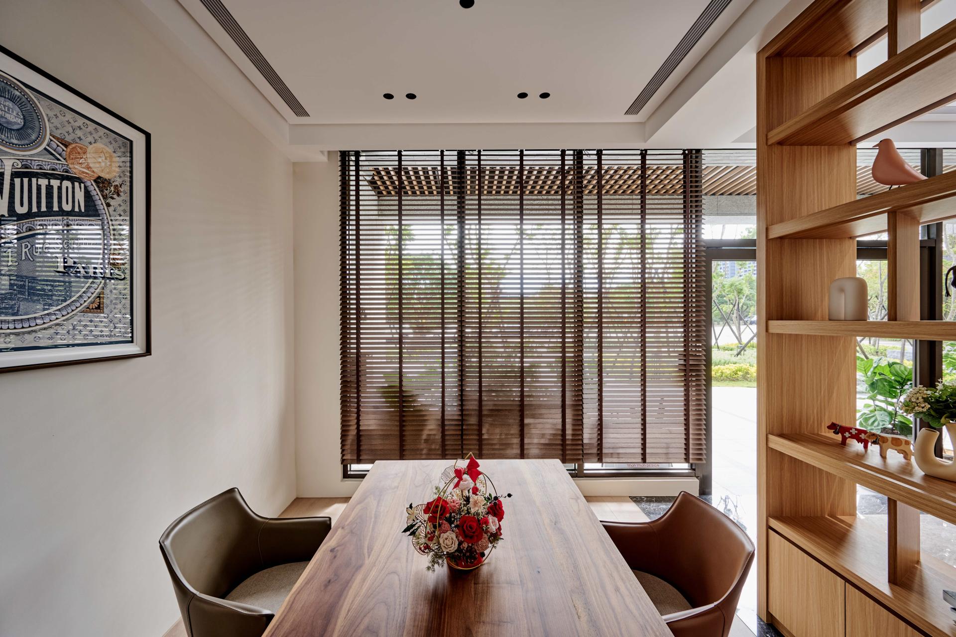 London Design Awards Winner - MONMON