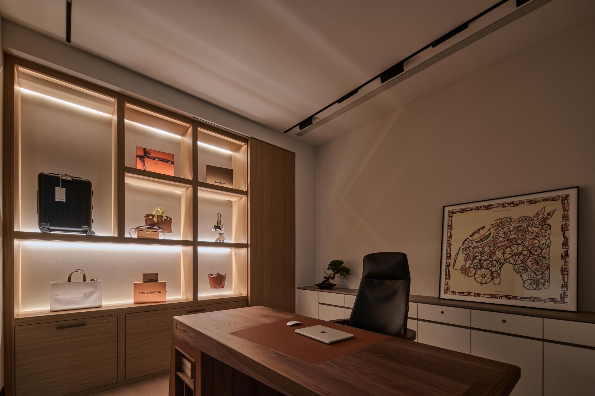 London Design Awards Winner - MONMON