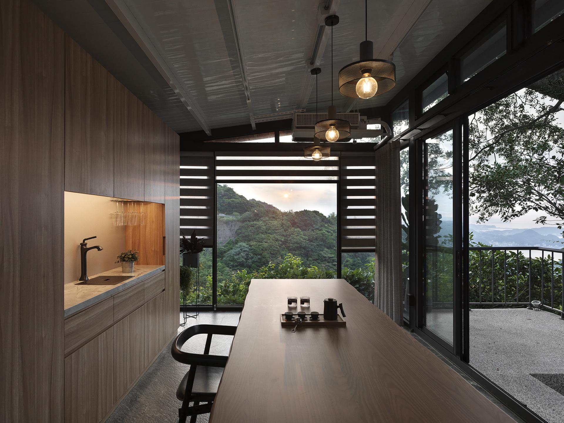 London Design Awards Winner - Between Mist and Mountain