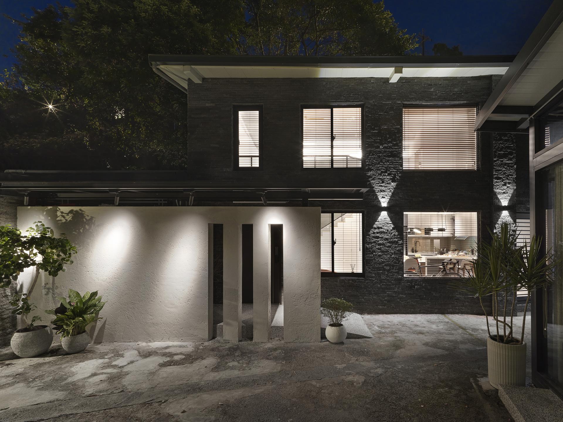 London Design Awards Winner - Between Mist and Mountain