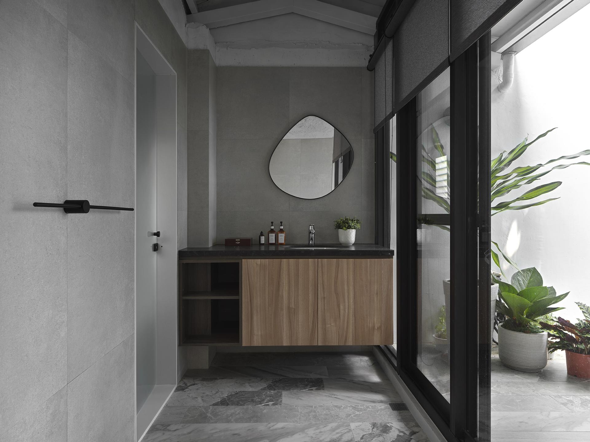 London Design Awards Winner - Between Mist and Mountain