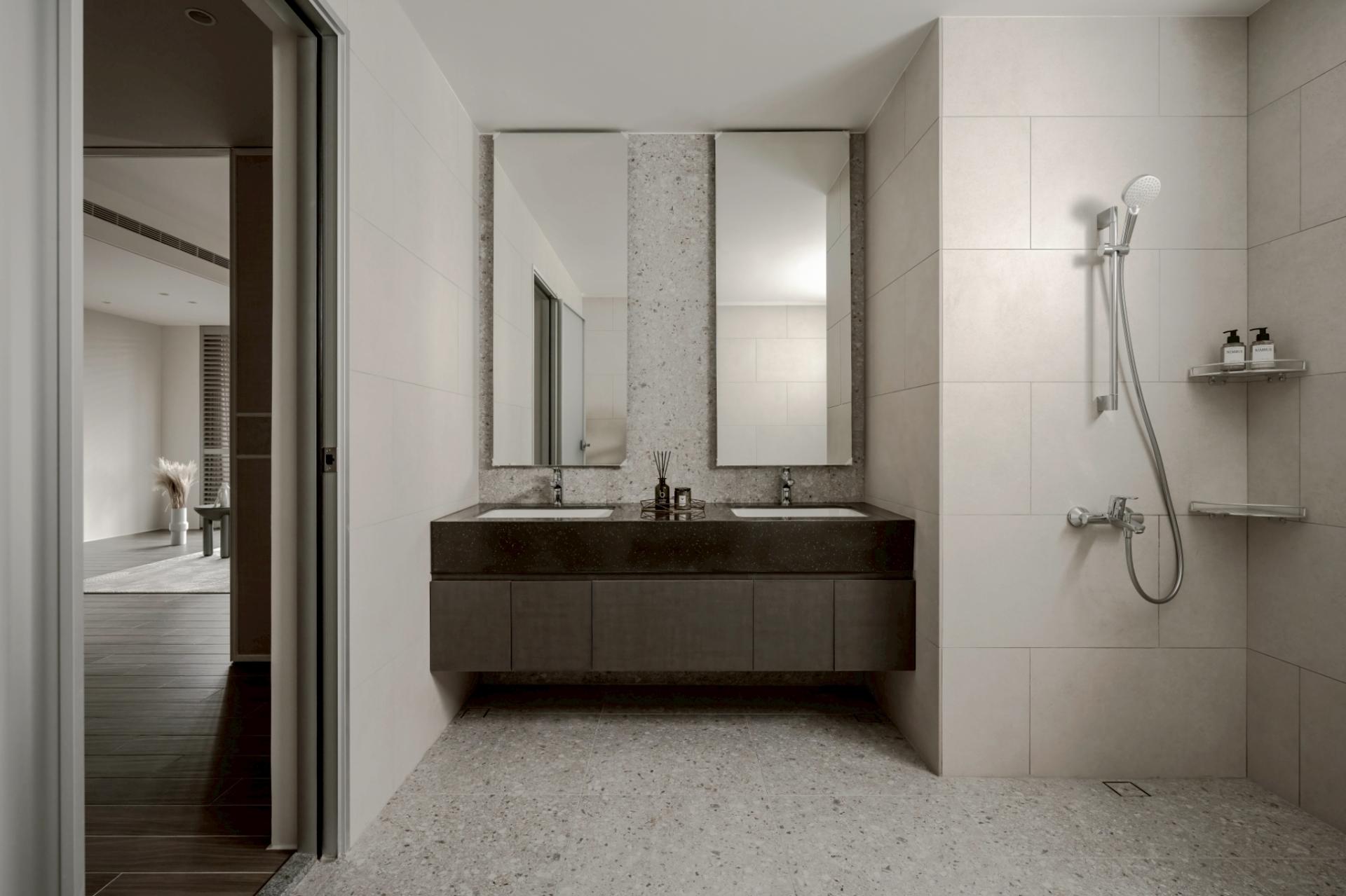 London Design Awards Winner - Obscure and Radiant