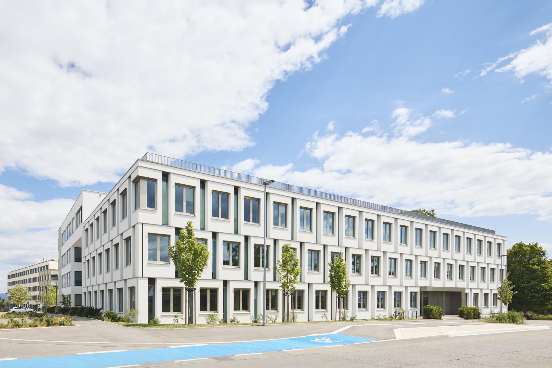 London Design Awards Winner - Annex to house research, practices and genetics laboratories