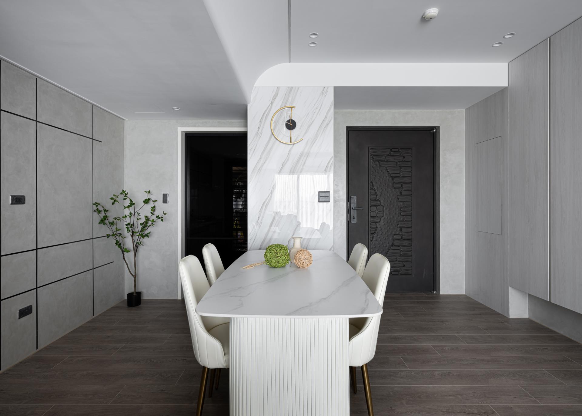 London Design Awards Winner - Mondrian Essence