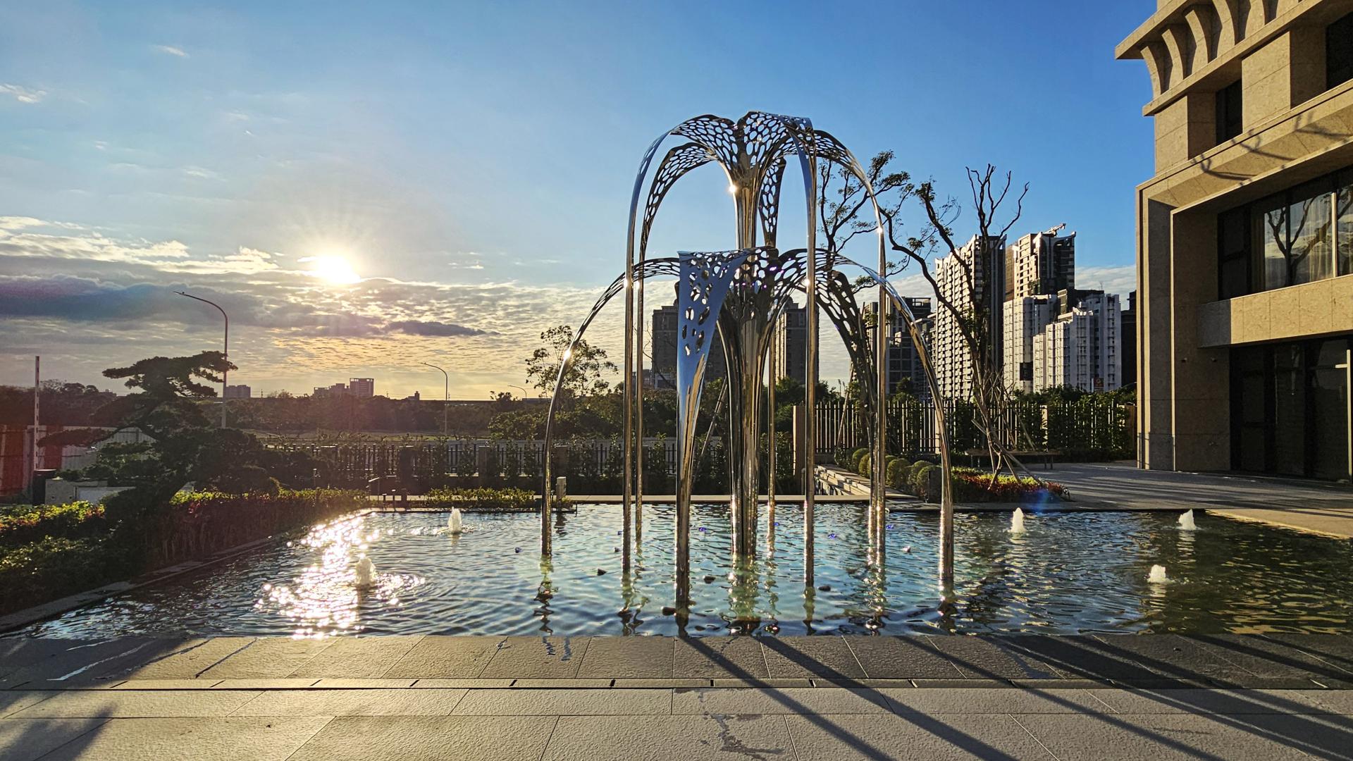 London Design Awards Winner - Radiant Bloom