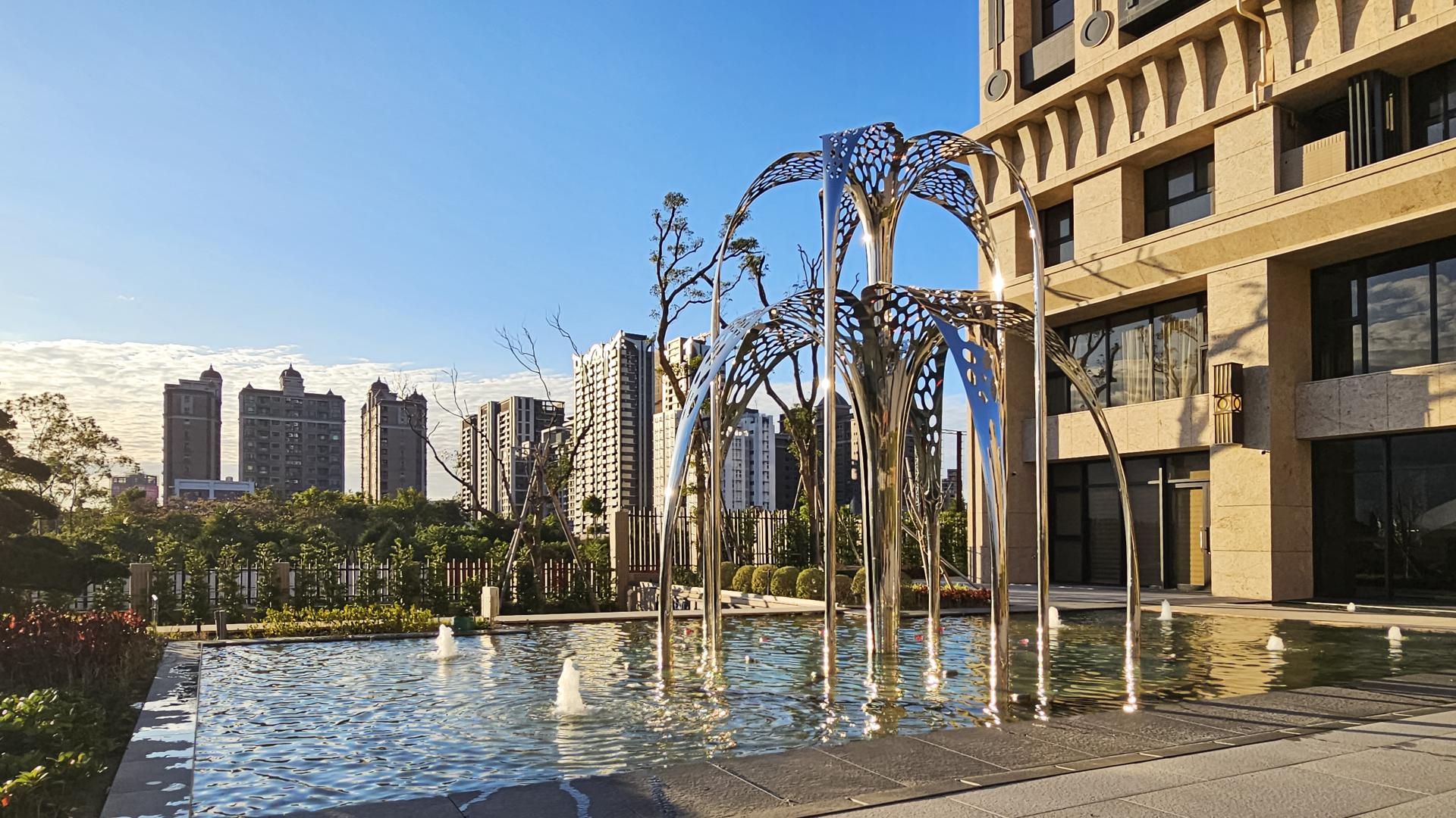 London Design Awards Winner - Radiant Bloom