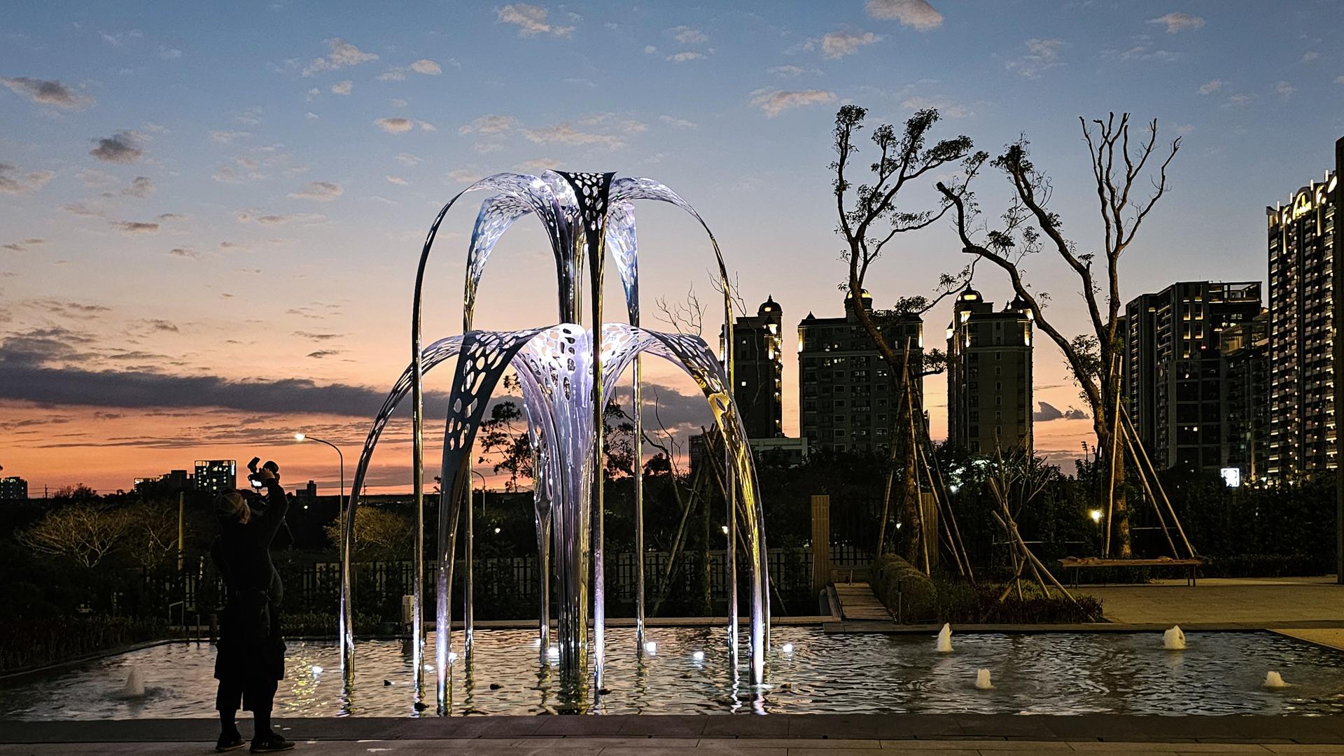 London Design Awards Winner - Radiant Bloom