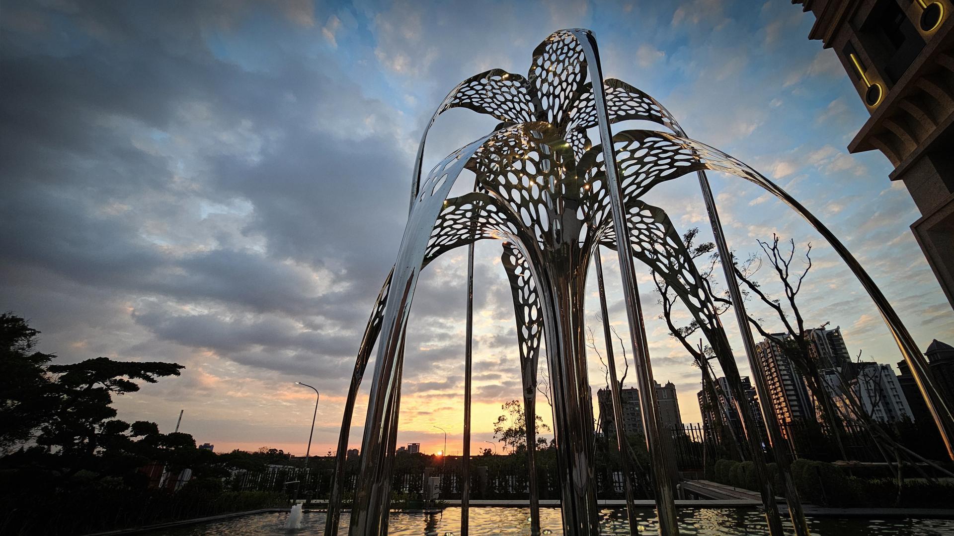 London Design Awards Winner - Radiant Bloom