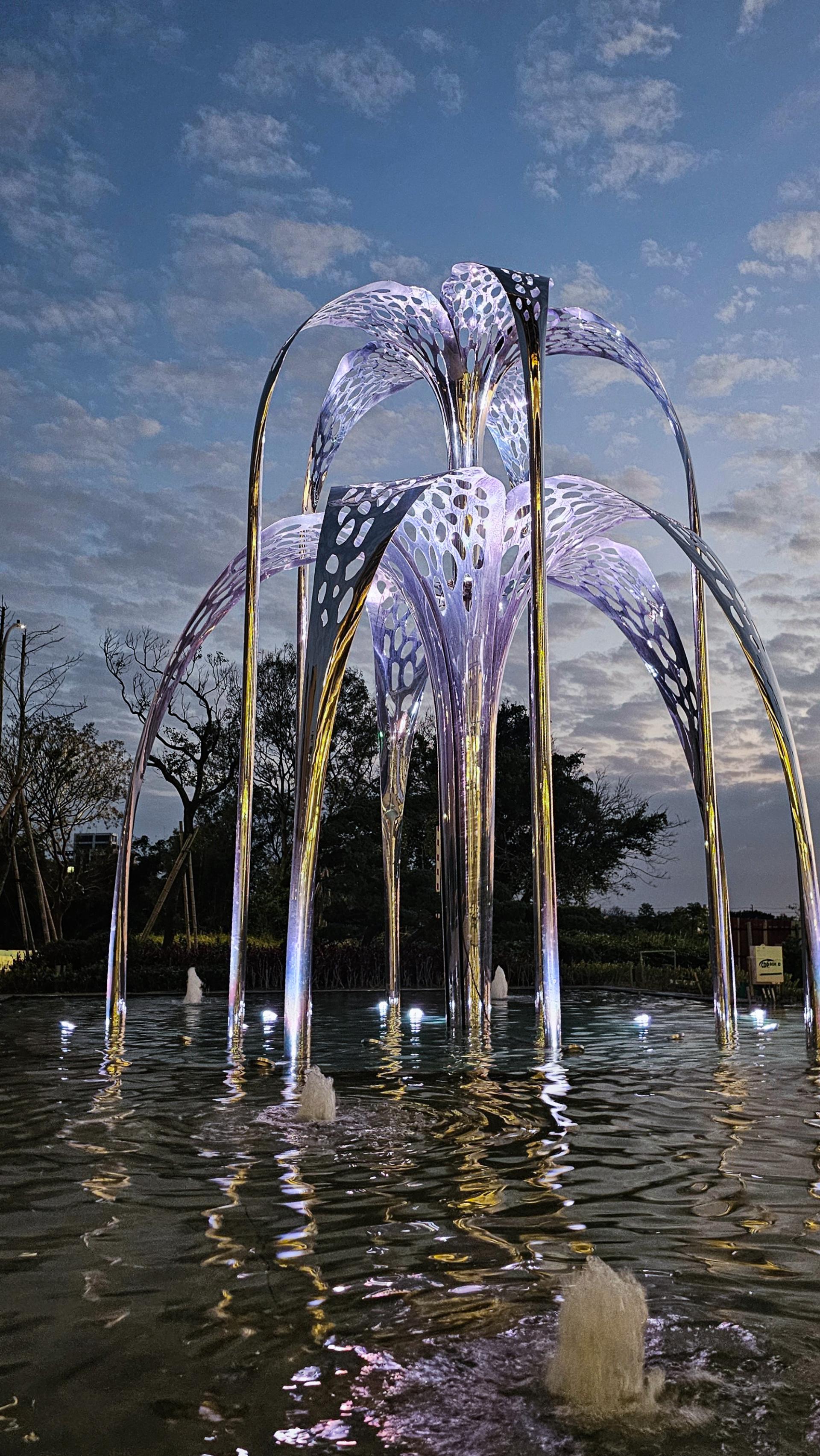London Design Awards Winner - Radiant Bloom