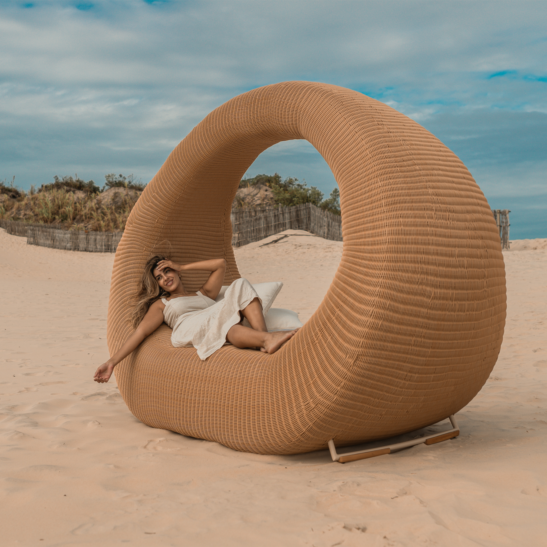 London Design Awards Winner - Oasis Chaise
