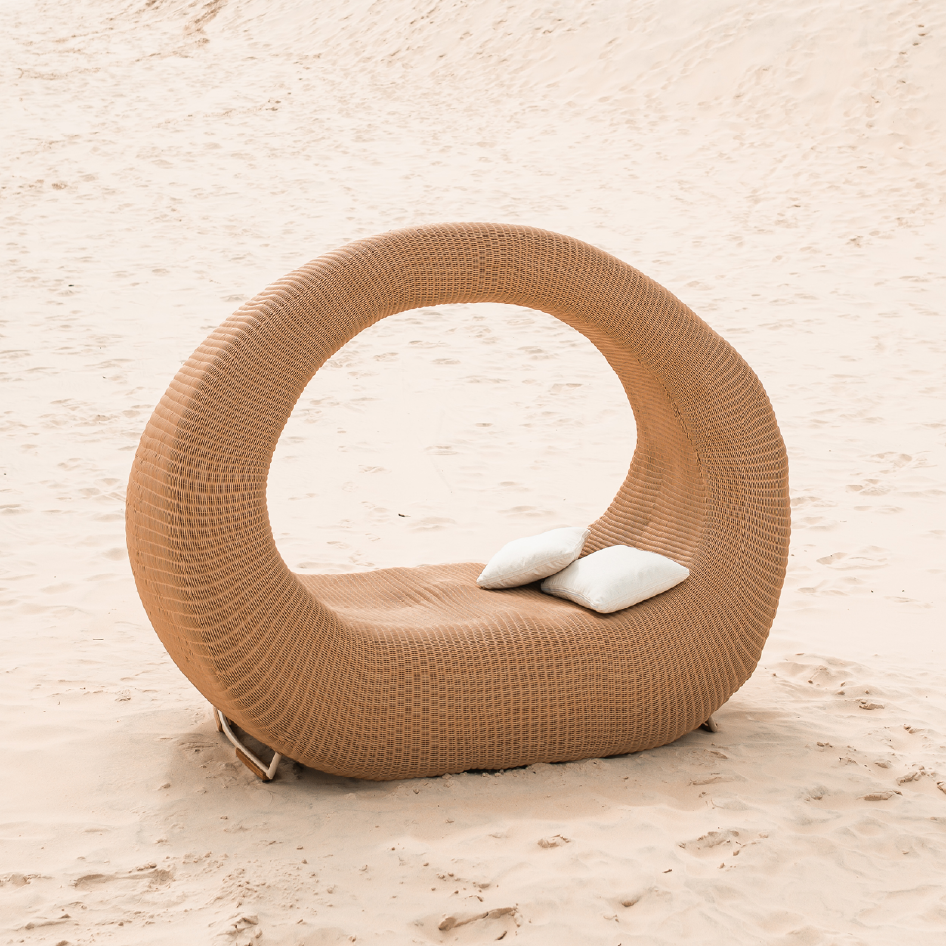 London Design Awards Winner - Oasis Chaise