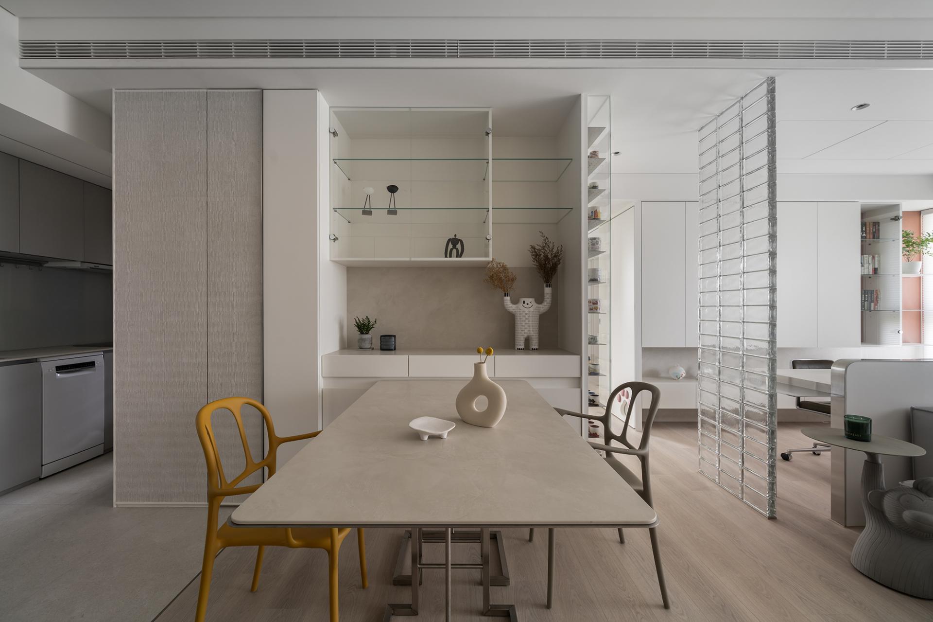 London Design Awards Winner - White Space Breathes