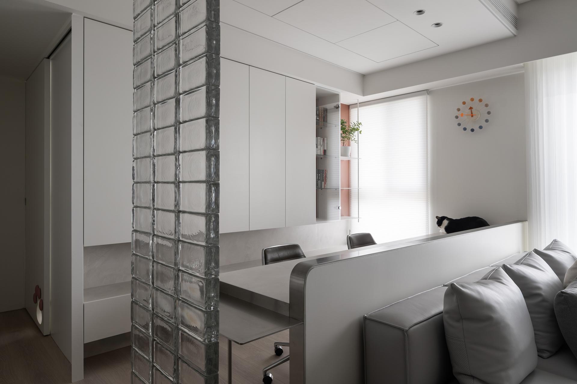 London Design Awards Winner - White Space Breathes