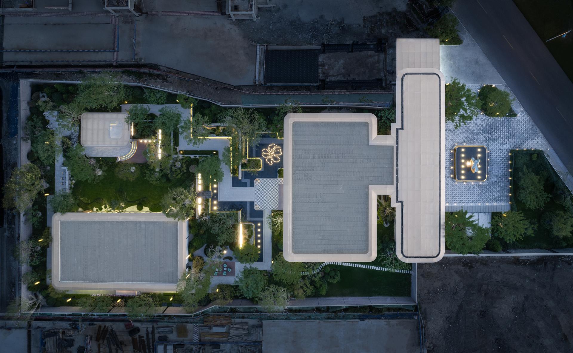 London Design Awards Winner - MOONLIGHT BREEZES BLOWING