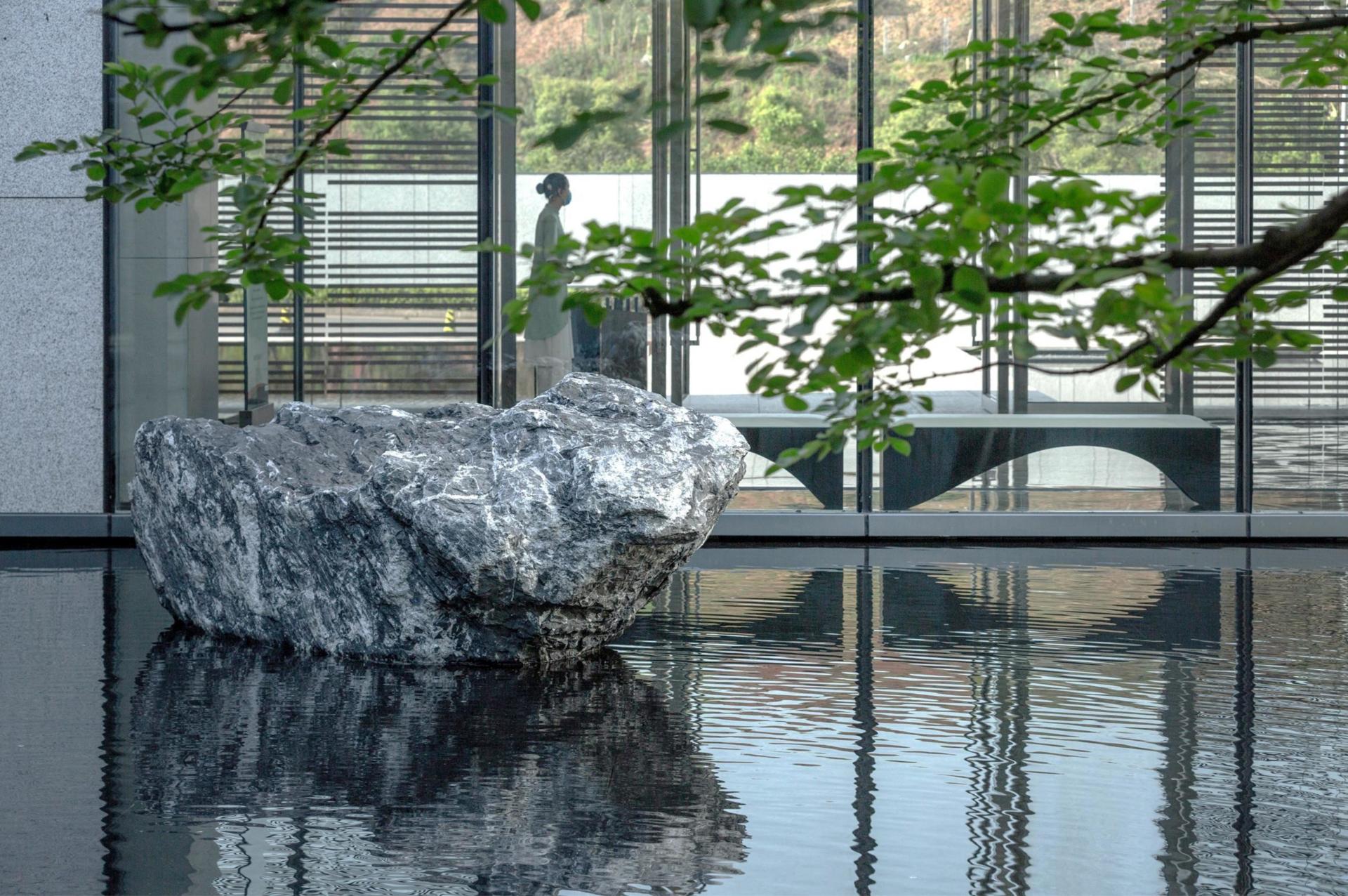 London Design Awards Winner - Dongguan Tangyue Resort Hotel Lobby