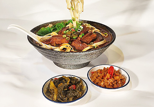 Rome Design Awards Winner - KAKUKOW - Floating Appetite — Contemporary Gaze of Beef Noodles