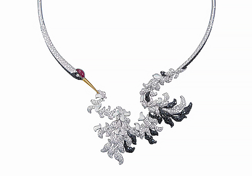 Rome Design Awards Winner - Ethetics Art Limited - DANCING IN CLOUDS NECKLACE