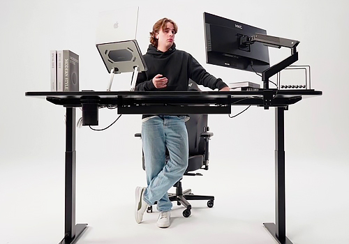 Rome Design Awards - AndaSeat Xtreme Series: The Clutter-Free Standing Desk