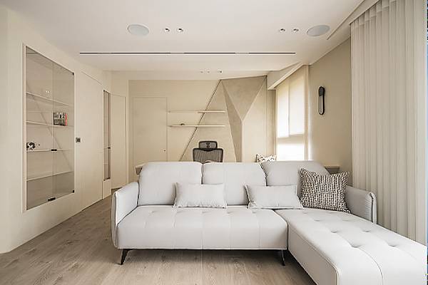 Ridges at Dawn Project Captures Gold for Its Refined Interior Spaces